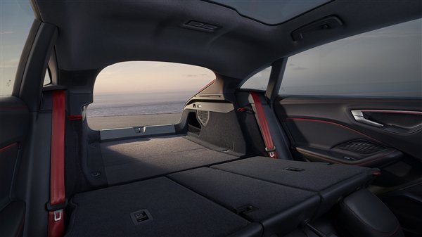 全球首款用上华为辅助驾驶的燃油车！上汽奥迪A5L Sportback今晚上市：预售26万起